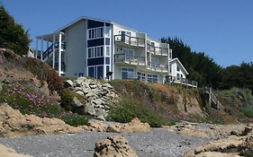 Oceanfront Inn Shelter Cove